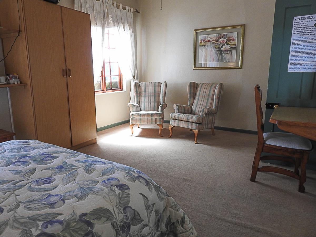 Mosselbay Backpackers Hostel Мозел Бей Екстериор снимка