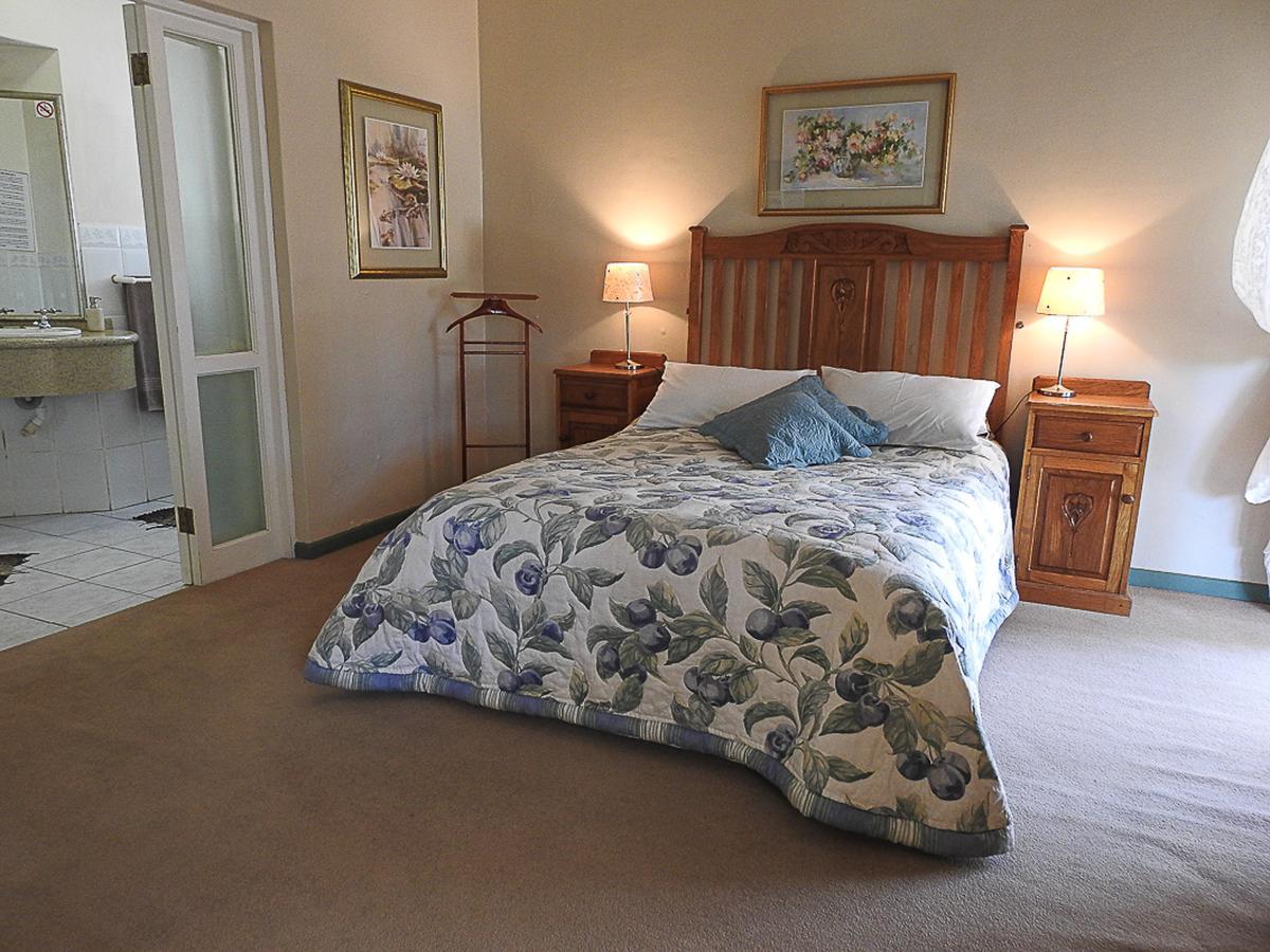Mosselbay Backpackers Hostel Мозел Бей Екстериор снимка