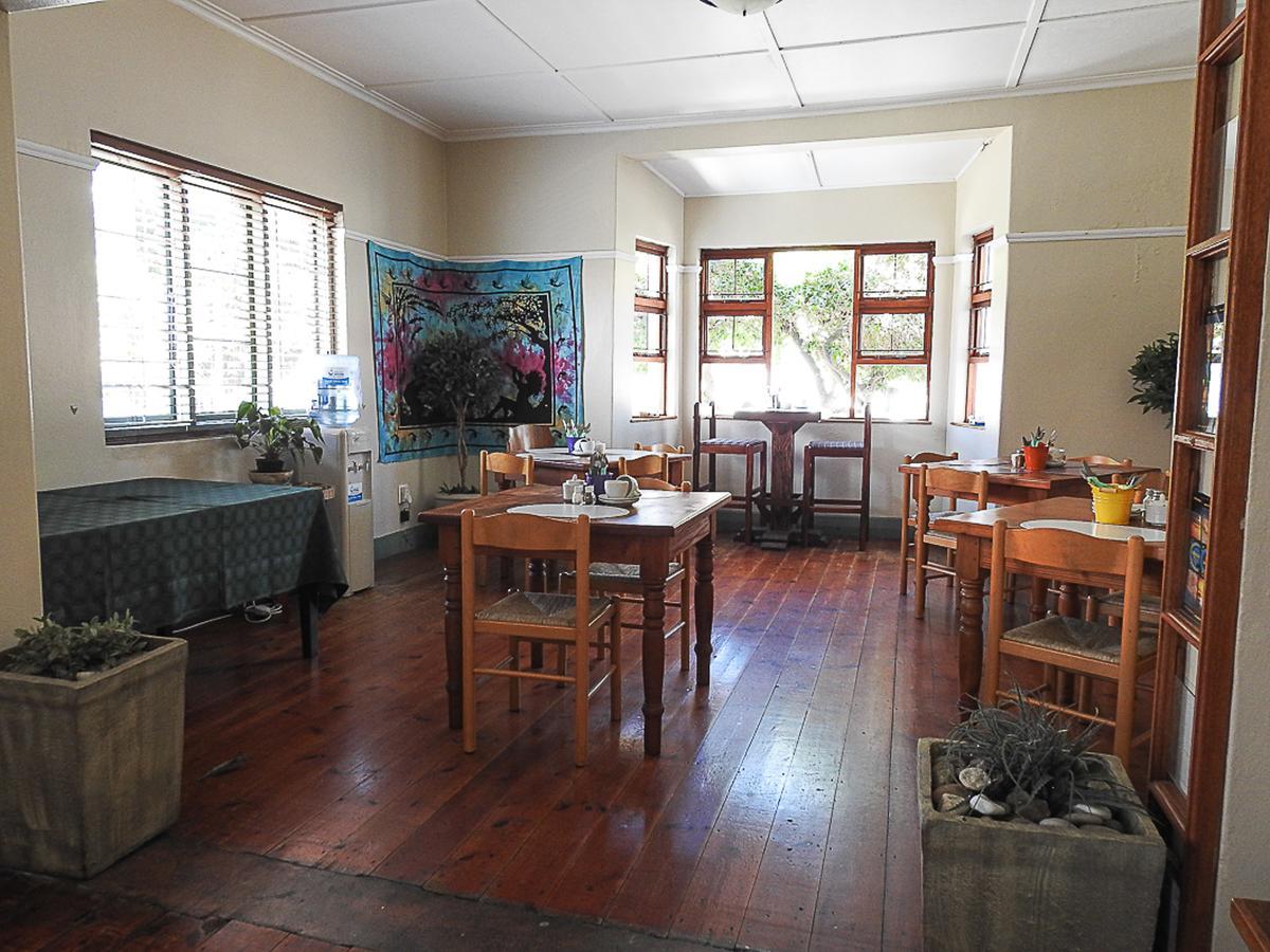 Mosselbay Backpackers Hostel Мозел Бей Екстериор снимка