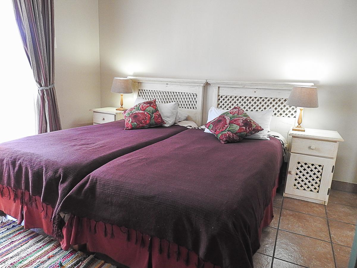 Mosselbay Backpackers Hostel Мозел Бей Екстериор снимка