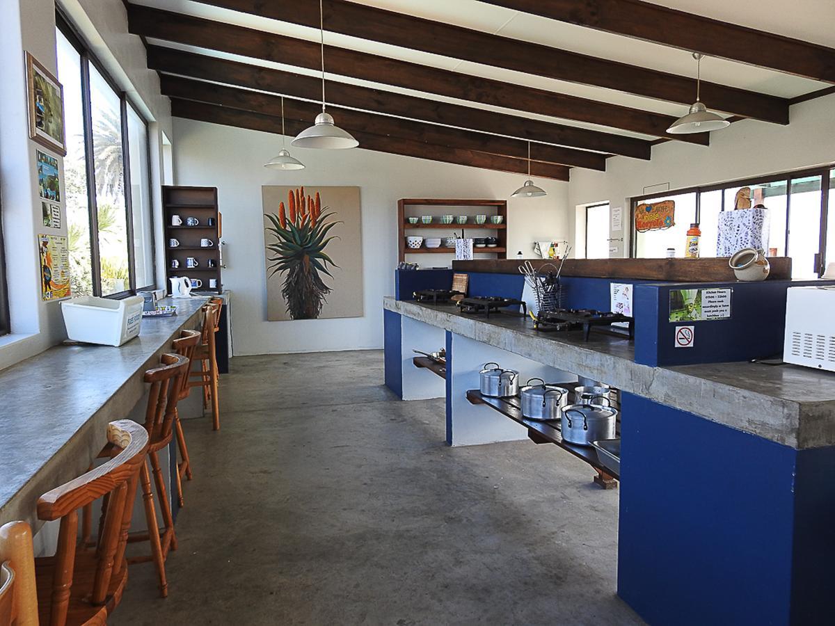 Mosselbay Backpackers Hostel Мозел Бей Екстериор снимка
