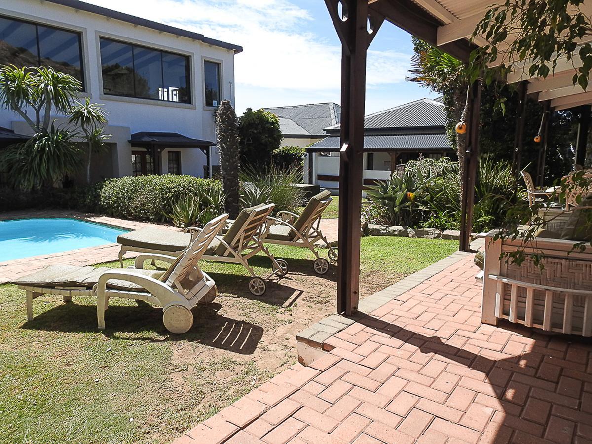 Mosselbay Backpackers Hostel Мозел Бей Екстериор снимка