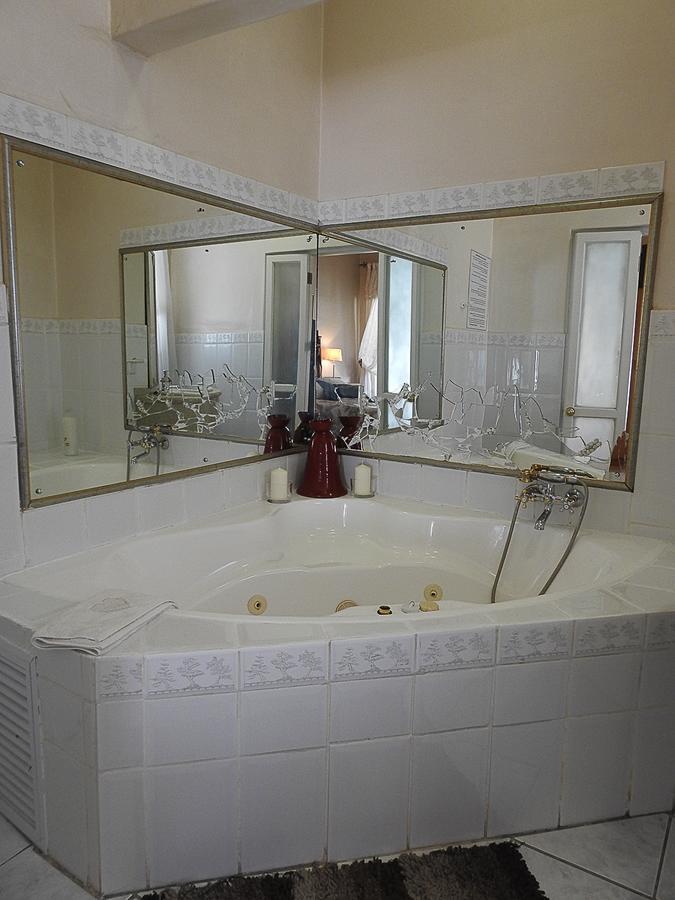 Mosselbay Backpackers Hostel Мозел Бей Екстериор снимка