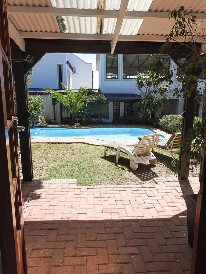 Mosselbay Backpackers Hostel Мозел Бей Екстериор снимка