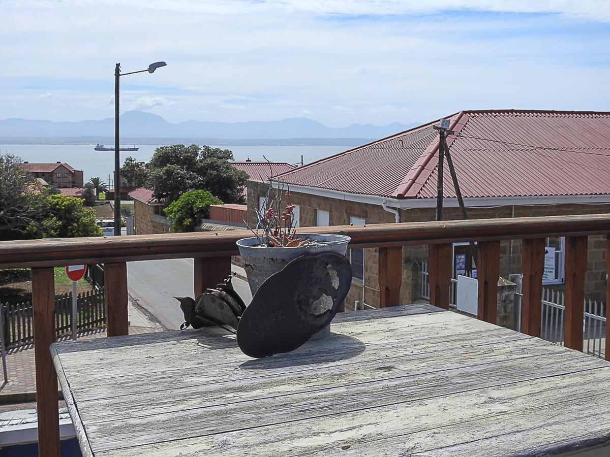 Mosselbay Backpackers Hostel Мозел Бей Екстериор снимка