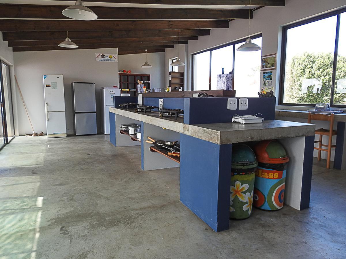 Mosselbay Backpackers Hostel Мозел Бей Екстериор снимка