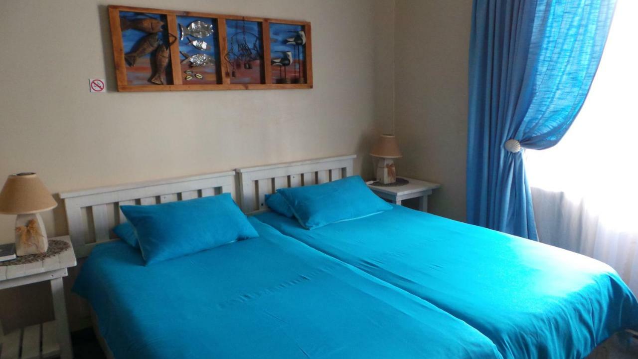 Mosselbay Backpackers Hostel Мозел Бей Екстериор снимка