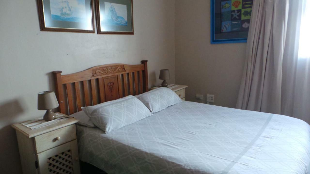 Mosselbay Backpackers Hostel Мозел Бей Екстериор снимка