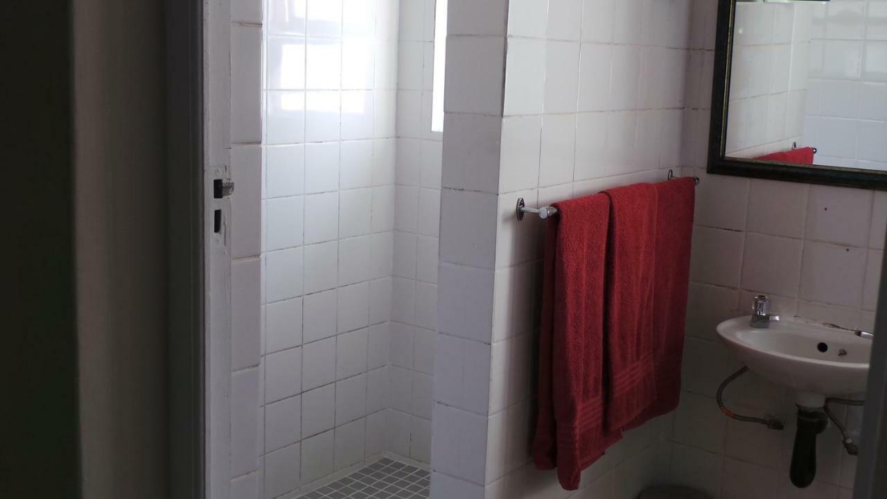 Mosselbay Backpackers Hostel Мозел Бей Екстериор снимка